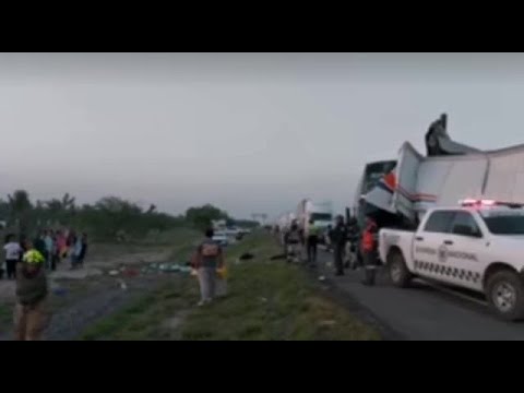 Choque de autobús con migrantes cobró la vida de una persona y dejó seis heridos