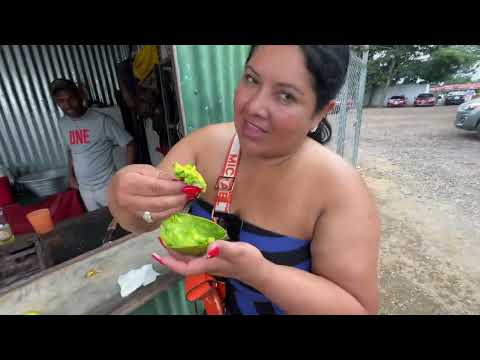 Comiendo Tayuyo en Juayua y aguacate  con Tortilla EL Salvador Pueblos vivos