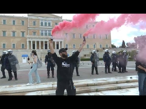 París, Atenas y Estambul arden en protestas por el Primero de Mayo