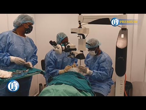 Medical team pours effort into treatment of eye problems for free