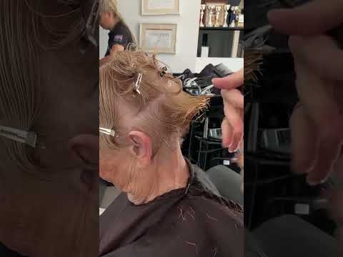 Short layer haircut for women #haircut #hair #hairstyle #short #blowup #video #short