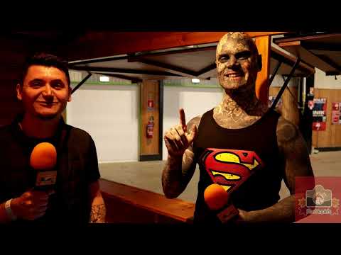 Freaky Hoody l’homme le plus tatoué de France