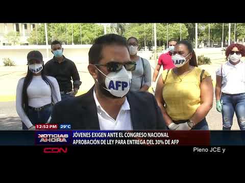 Jóvenes exigen ante el Congreso Nacional aprobación de ley para entrega del 30% de AFP