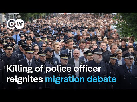 Memorial held for killed police officer in Germany | DW News