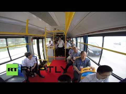 Китае запустили автобус без водителя