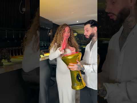 Colombian women can beat 🙀 #alrafaelo #darbuka