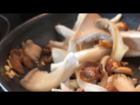 Bún nước lèo sườn non với nấm