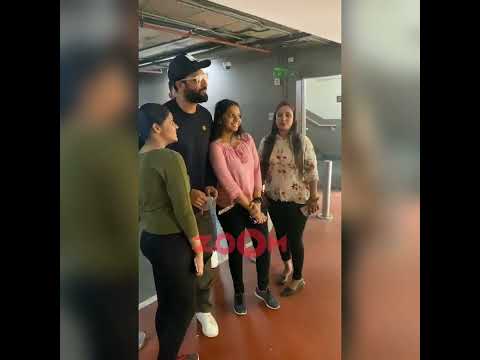 Vicky Kaushal clicks selfies with fans at airport after celebrating birthday | #shorts #vickykaushal