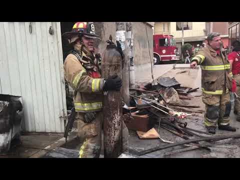 Cuatro unidades de los Bomberos controlan incendio en una vivienda de San Luis [VIDEO]