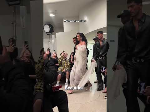 Rihanna appears to ignore former pal Naomi Campbell in viral video from NYFW #shorts