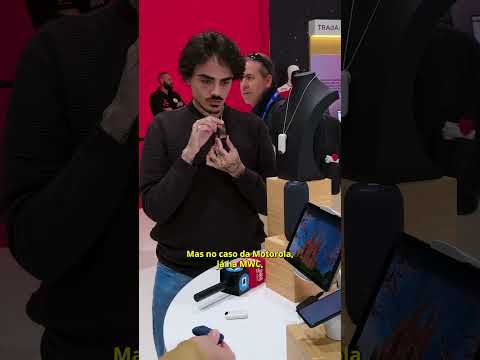 Um pingente que pensa? 🤯 A Motorola levou a IA para outro nível na MWC