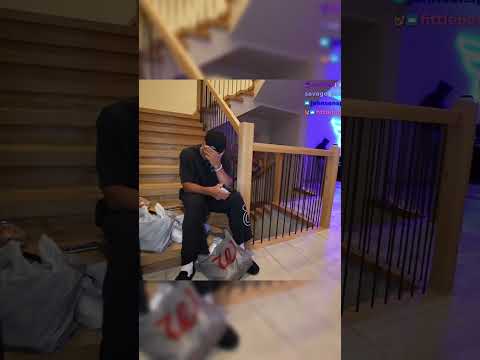 Ron can really only play one song 😂 #stableronaldo #lacy #funny #marlon3lg #marlon #piano #runaway