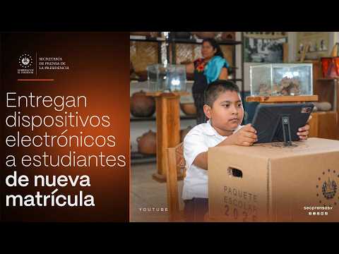 Gobierno del Presidente Bukele facilita enseñanza con entrega de computadoras a estudiantes