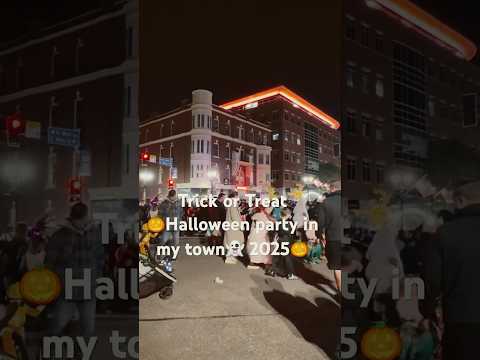 #traditional #trickortreat #halloween #party in my #town #kids #people having #fun #2025 👻🎃 #usa