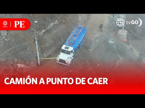 Camión cisterna a punto de caer sobre viviendas | Primera Edición | Noticias Perú