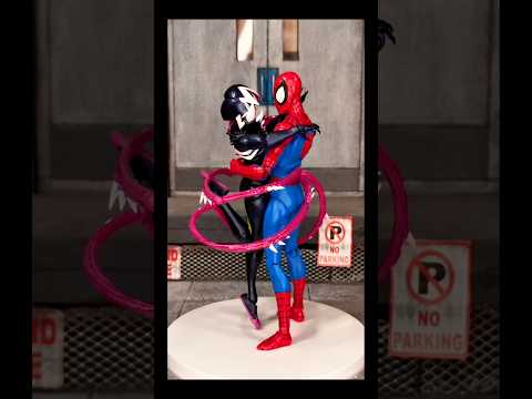 Posing Amazing Yamaguchi Gwenom REVOLTECH 1/12 action figure #shorts #gwenstacy #venom #spiderman