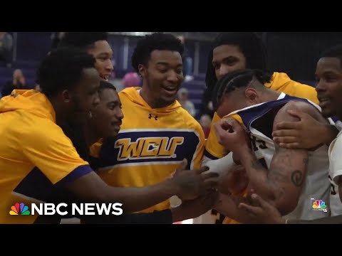 College coach surprises basketball player by flying in his family to see him play for the first time