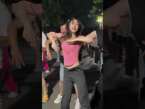 #dance #bestshuffle #fashion #dancer #trend #shuffle #cuttingshapes #shuffling #trending #dancing