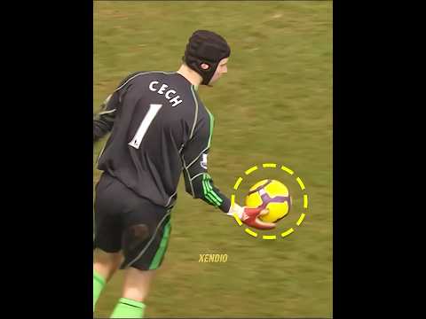 When Petr Cech Changed Teams 👀