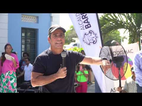 Triplicando los recursos e Izando la bandera el alcalde Char inicio al Carnaval de Barranquilla