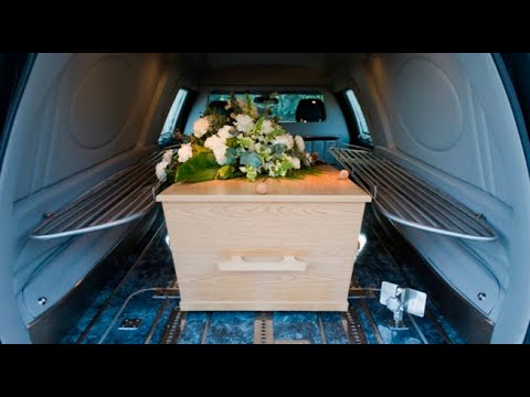 ¡INSÓLITO! ? Delincuente robó carroza fúnebre con un cadáver dentro en EEUU