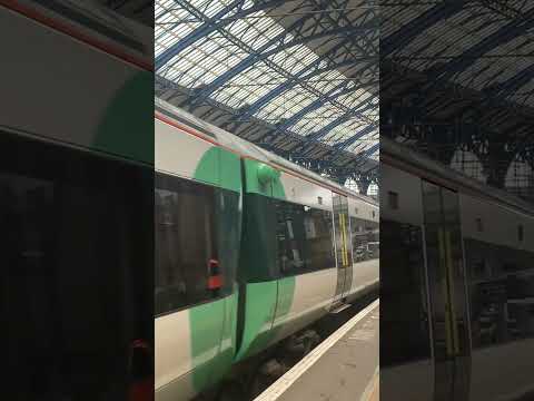 Class 377 departs Brighton #shorts #railway #trainspoting #train