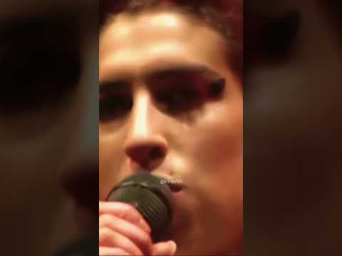 AMY WINEHOUSE - WAKE UP ALONE (LIVE) #amywinehouse #shorts #music #live #musician #concert