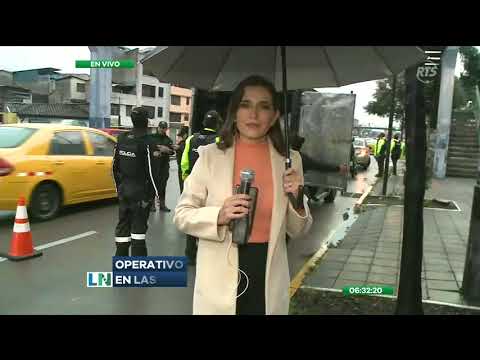 Operativo de control policial en las calles de Quito