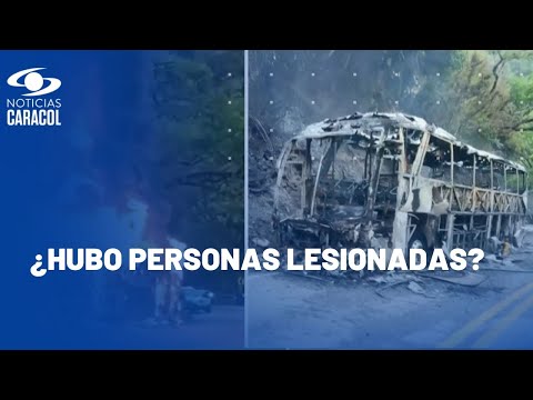 Bus se prende en llamas en la vía San Gil-Bucaramanga
