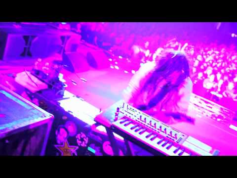 Korn - Music As A Weapon Tour - 'Alone I Break' live