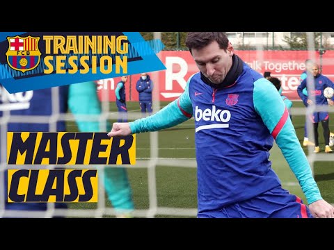 ? MESSI is RELENTLESS in training match ?