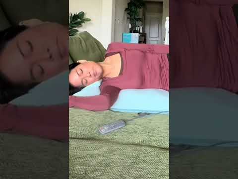 Meet the HoMedics Heated Air Compression Back Stretching Mat your new favorite at-home fix for tight