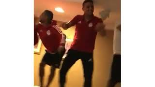 احتفال كهربا ولاعبي المنتخب المصري بعد الصعود للمونديال