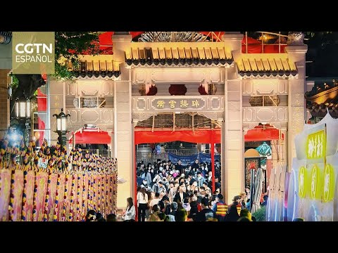 China marca el final de las celebraciones del Año Nuevo con actuaciones tradicionales
