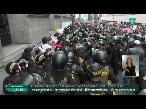 Perú | Multitudinarias protestas contra la destitución de Martín Vizacarra