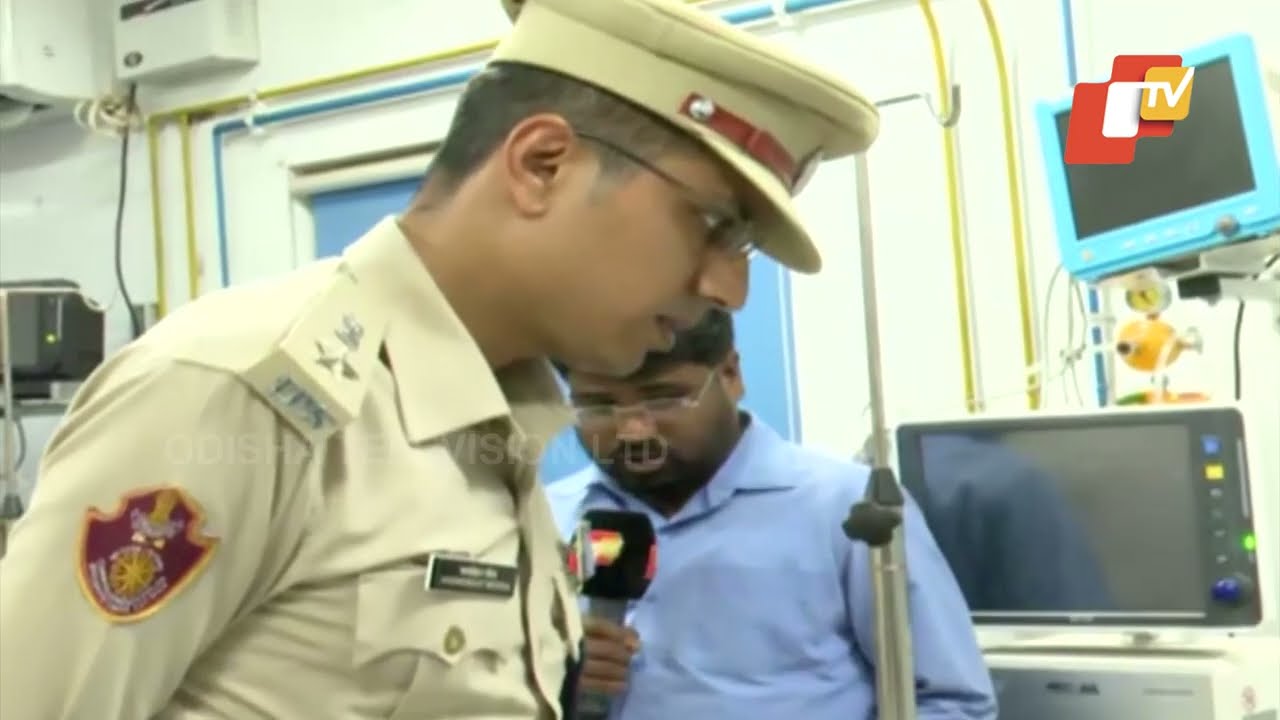 Injured Police Officials Getting Treatment in Hospital