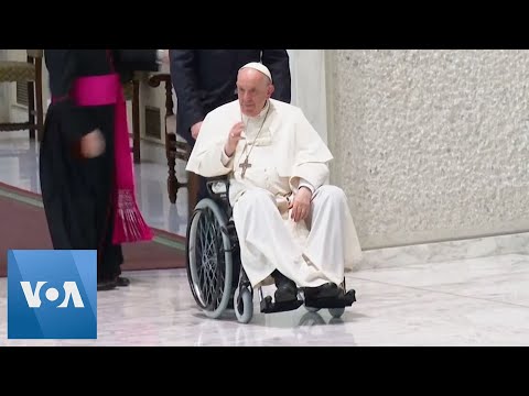 🔵Pope Makes Public Appearance in Wheelchair