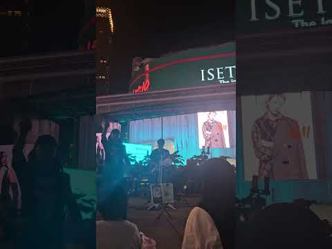 KERENNYA PENGAMEN MALAYSIA BAWAIN LAGU WALI BAND