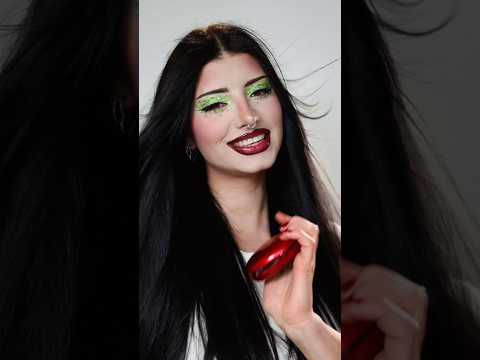 makeup inspired bi sophia sinot :)