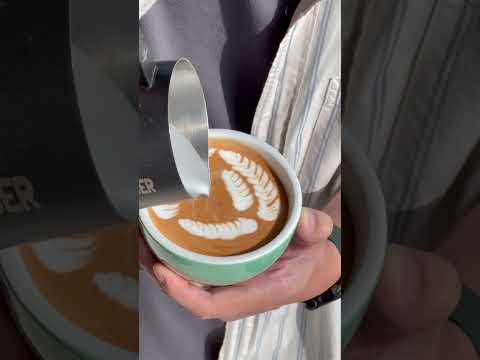 Bear latte art #coffee #latteart #barista #shortvideo #shorts #viral #bear