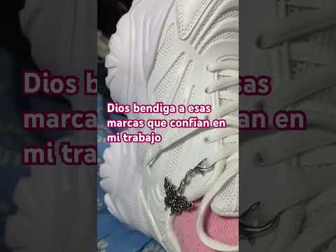 Gracias Dios porque un dia yo te pedí trabajo y tu me diste al por mayor te amo Dios