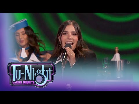 GUERRA DE KARAOKE entre CARLOS RIVERA Y SOFI?A GARZA | Tu-Night con Omar Chaparro