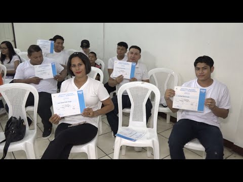 Escuela Héroes y Mártires de Villa Venezuela culminan con éxito sus cursos 2023