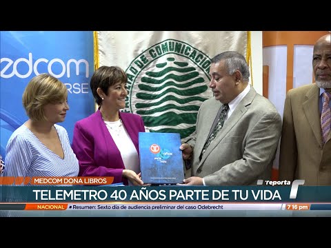 Medcom dona libros a la Facultad de Comunicación Social de la Universidad de Panamá