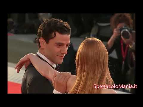 Venezia 78: Jessica Chastain e Oscar Isaac sul red carpet di Scenes from a marriage