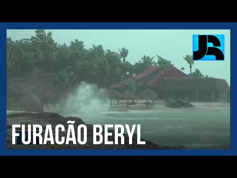 Furacão Beryl perde força durante passagem pelo México e se torna tempestade tropical