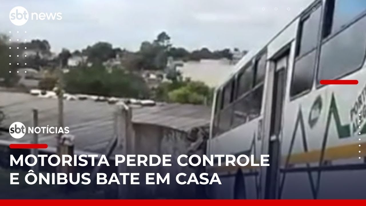 Ônibus perde controle e bate em casa em Porto Alegre | #SBTNotícias
