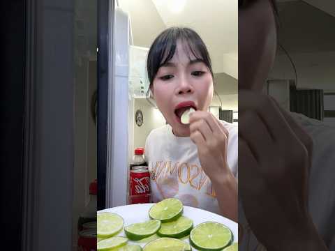 The girl has a hobby of eating lemons 🍋 #funny #shorts