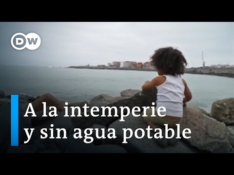 Cientos de migrantes se agolpan en Iquique