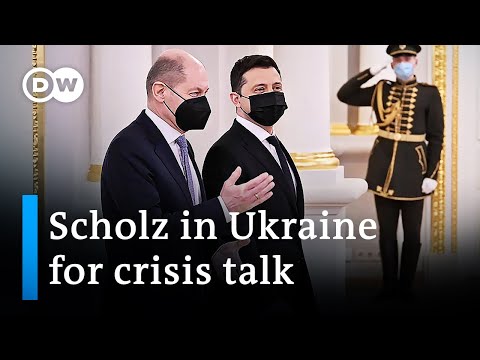 Chancellor Scholz holds crisis talks with Ukraine's Zelenskyy in Kyiv | DW News